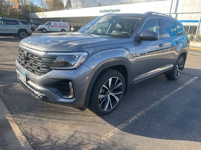 Used 2024 Volkswagen Atlas SEL Premium R-Line with VIN 1V2FR2CA7RC551925 for sale in Wayzata, Minnesota