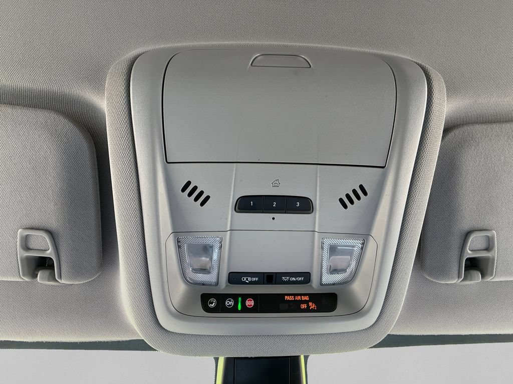 2023 GMC Acadia SLT - Photo 13