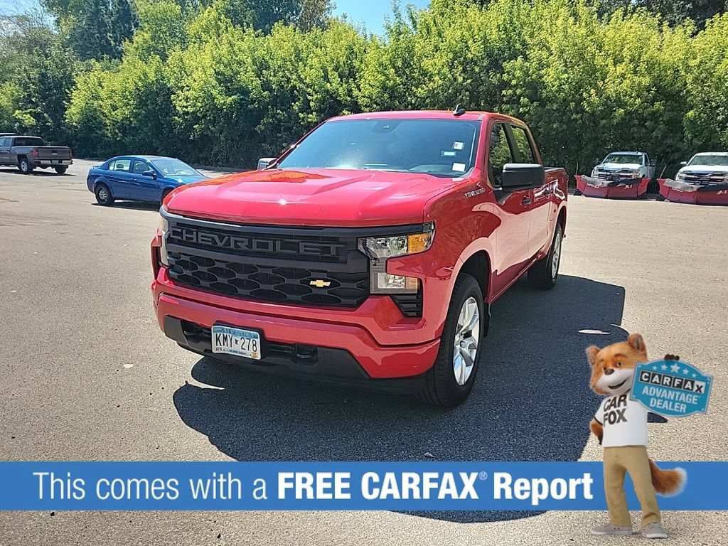Used 2022 Chevrolet Silverado 1500 Custom with VIN 1GCPDBEK7NZ601868 for sale in Wayzata, Minnesota