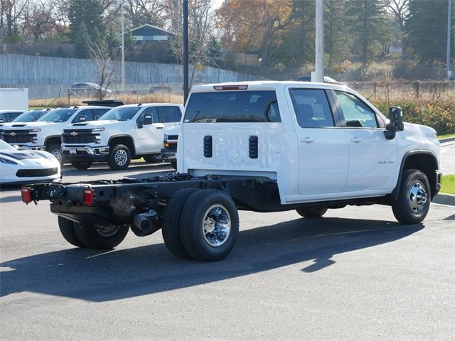 2026 Chevrolet Silverado 3500HD LT photo 4