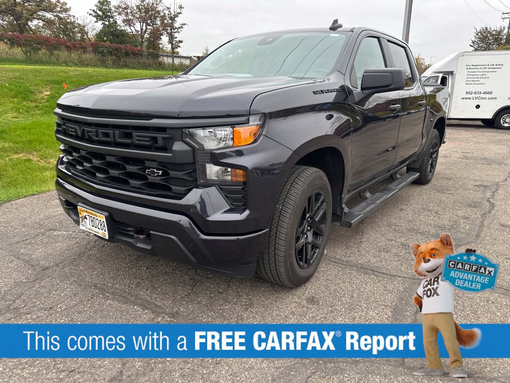 Used 2023 Chevrolet Silverado 1500 Custom with VIN 3GCPDBEK3PG271021 for sale in Wayzata, Minnesota