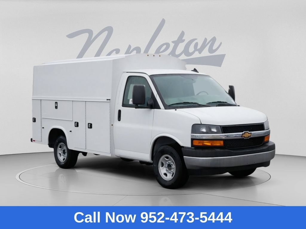 2025 Chevrolet Express Cutaway