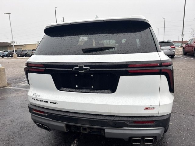 Used 2024 Chevrolet Traverse Z71 with VIN 1GNEVJKS1RJ142612 for sale in Wayzata, Minnesota