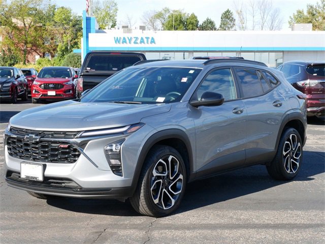 2024 Chevrolet Trax photo 2