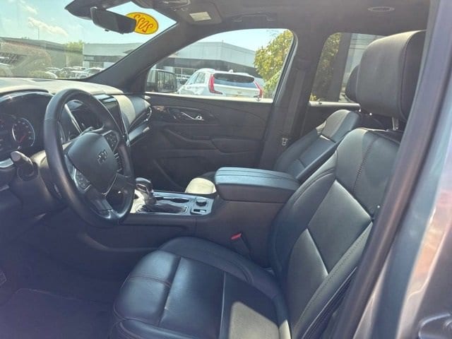 2023 Chevrolet Traverse RS photo 4