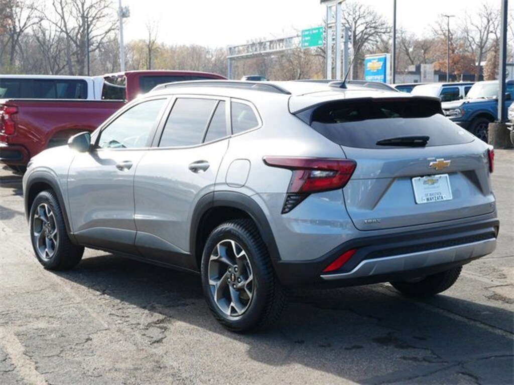 Used 2024 Chevrolet Trax LT SUV