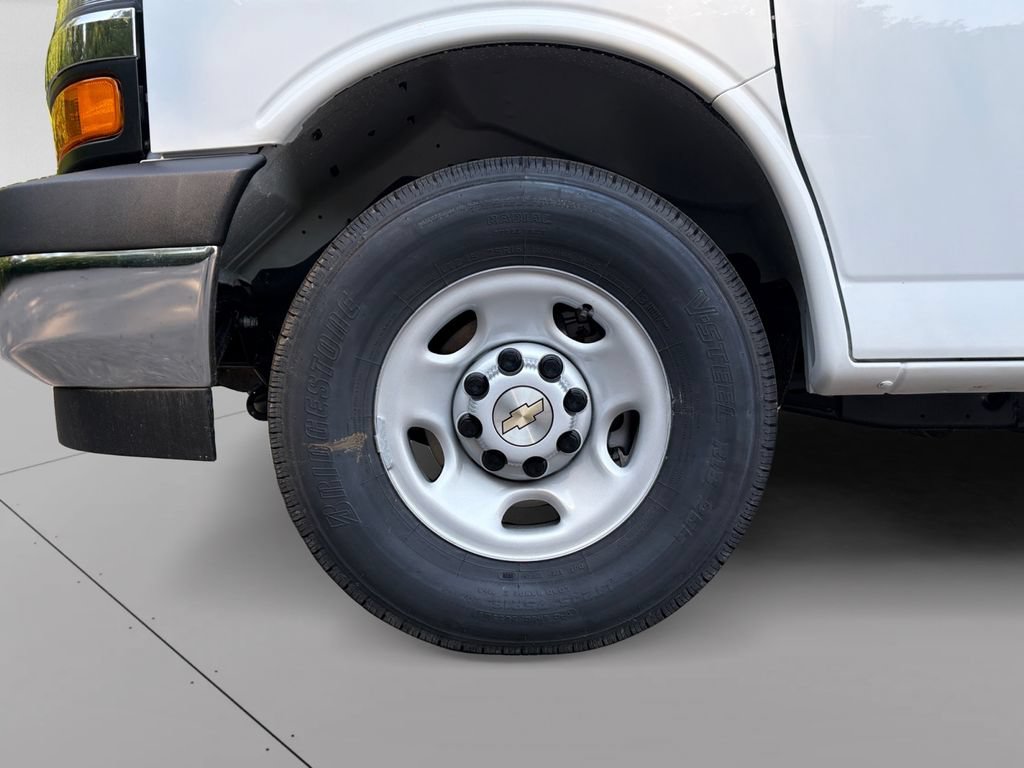 2026 Chevrolet Express Cargo Work Van - Photo 30