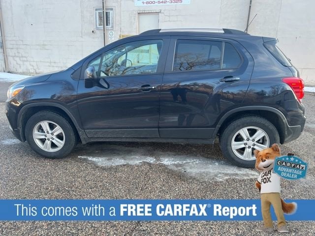 Used 2022 Chevrolet Trax LT with VIN KL7CJPSM8NB526808 for sale in Wayzata, Minnesota