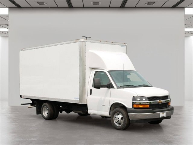 2025 Chevrolet Express 3500 Work Van photo 2
