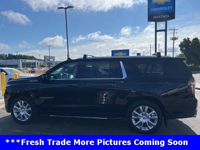 2022 Chevrolet Suburban High Country photo 2