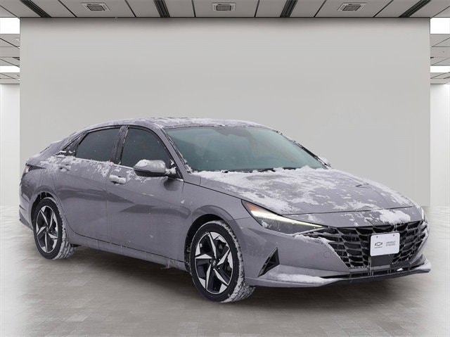 2022 Hyundai Elantra Limited's photo