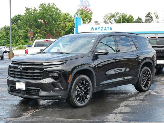 Used 2024 Chevrolet Traverse 1LT with VIN 1GNERGKS8RJ175033 for sale in Wayzata, Minnesota