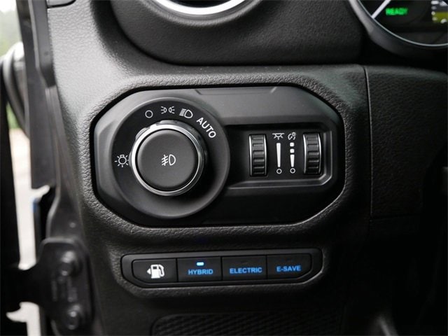 2022 Jeep Wrangler 4xe Unlimited Rubicon photo 15
