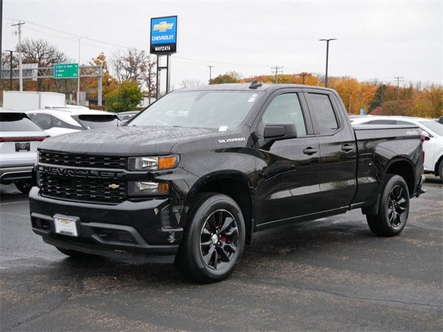 Used 2021 Chevrolet Silverado 1500 Custom with VIN 1GCRYBEK6MZ369744 for sale in Wayzata, Minnesota