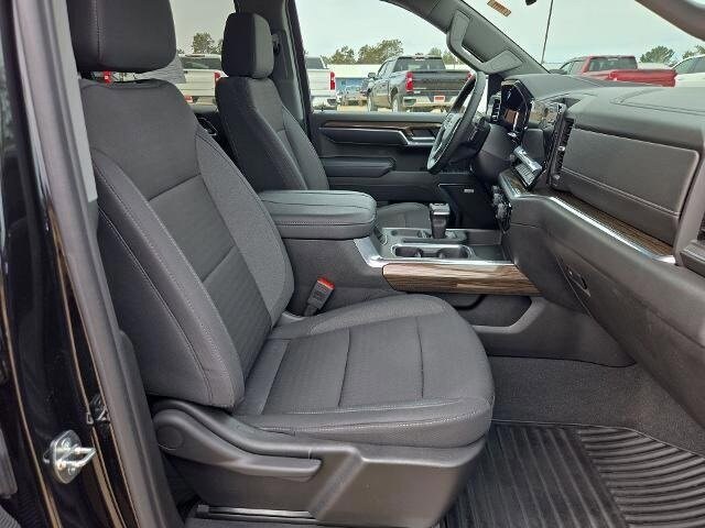 2023 Chevrolet Silverado 1500 RST photo 2