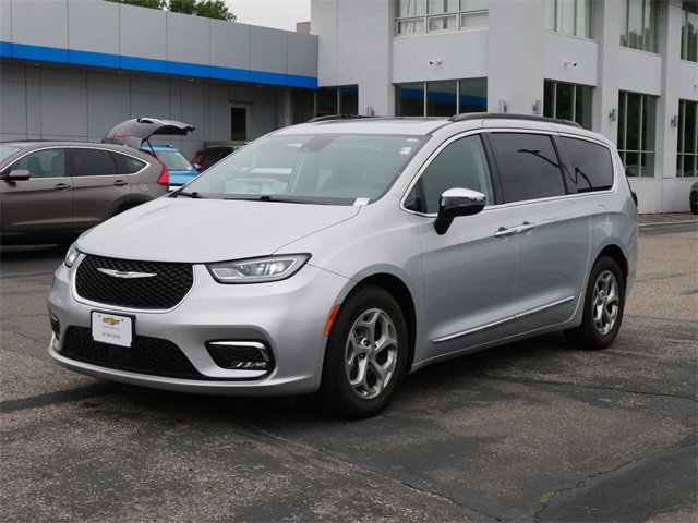 Used 2023 Chrysler Pacifica Limited with VIN 2C4RC1GGXPR520679 for sale in Wayzata, Minnesota