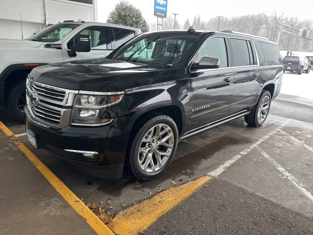 Used 2018 Chevrolet Suburban Premier with VIN 1GNSKJKC6JR111933 for sale in Wayzata, Minnesota