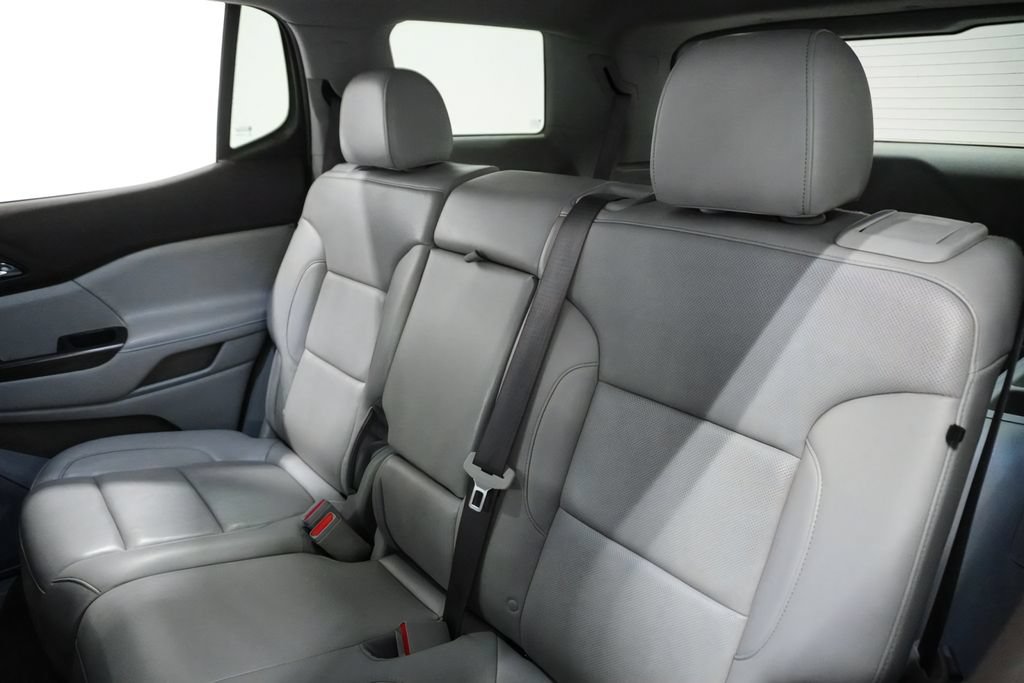 2023 GMC Acadia SLT - Photo 16