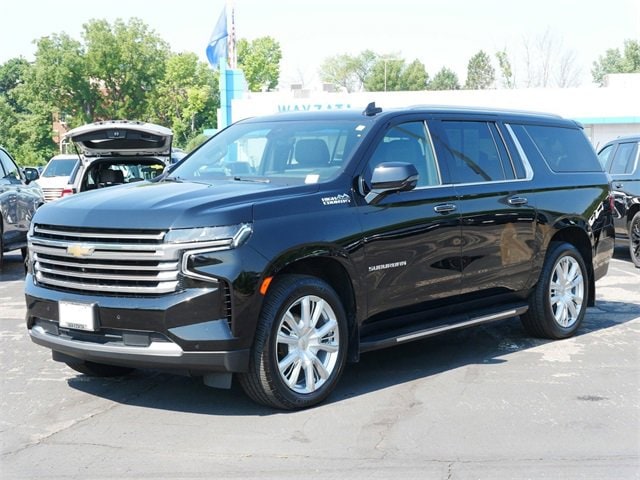 Used 2022 Chevrolet Suburban High Country with VIN 1GNSKGKL2NR261868 for sale in Wayzata, Minnesota
