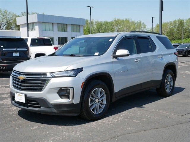 Used 2022 Chevrolet Traverse 1LT with VIN 1GNEVGKW3NJ160271 for sale in Wayzata, Minnesota