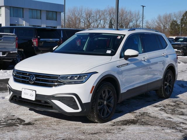 Used 2022 Volkswagen Tiguan SE with VIN 3VV2B7AX0NM027969 for sale in Wayzata, Minnesota