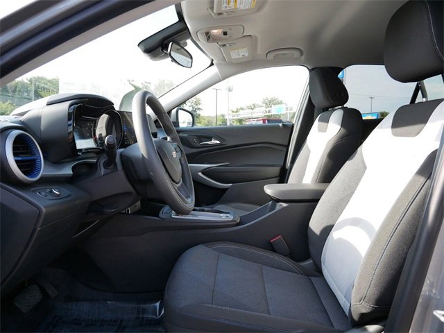 2025 Chevrolet Trax LS photo 8