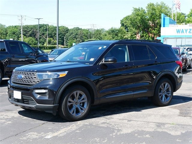 Used 2022 Ford Explorer XLT with VIN 1FMSK8DH9NGA15544 for sale in Wayzata, Minnesota