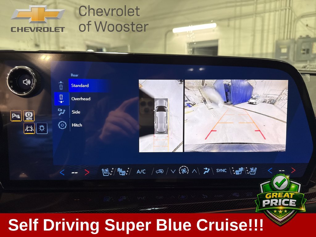 2027 Chevrolet Traverse RS - Photo 16