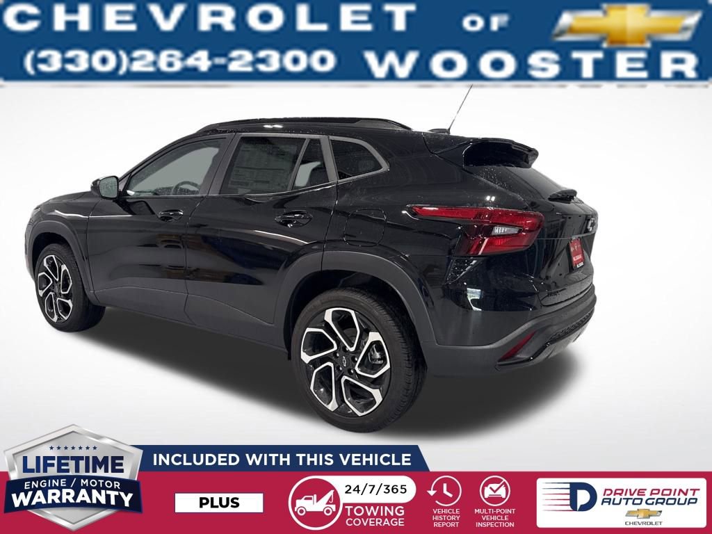 2025 Chevrolet Trax photo 2