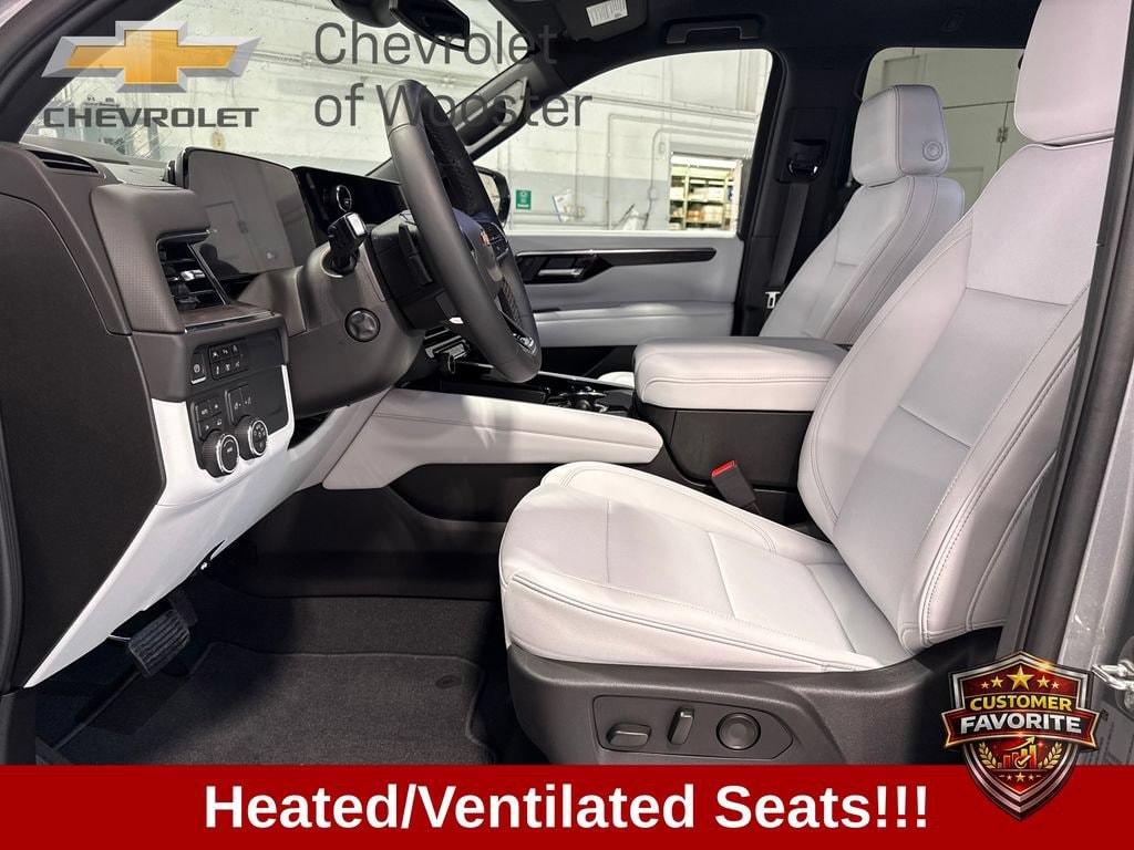 2025 Chevrolet Suburban Premier - Photo 28