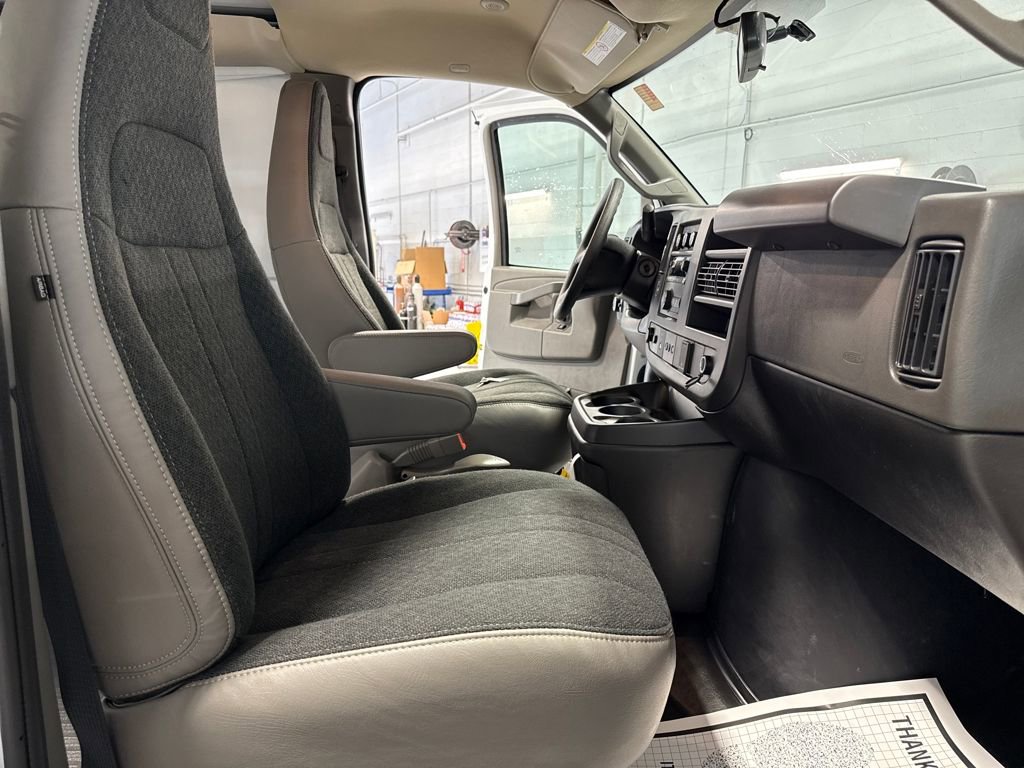 2025 Chevrolet Express Cargo Work Van - Photo 23