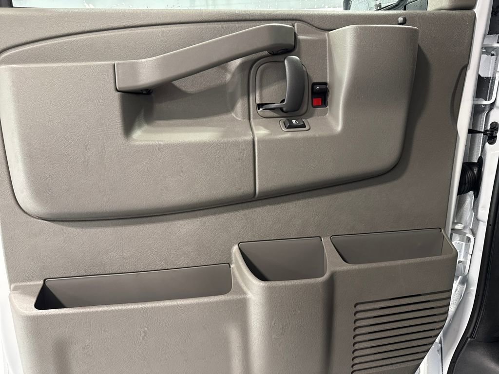 2025 Chevrolet Express Cargo Work Van - Photo 21