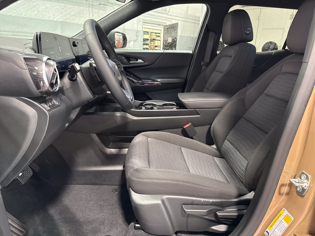 2027 Chevrolet Equinox LT - Photo 28