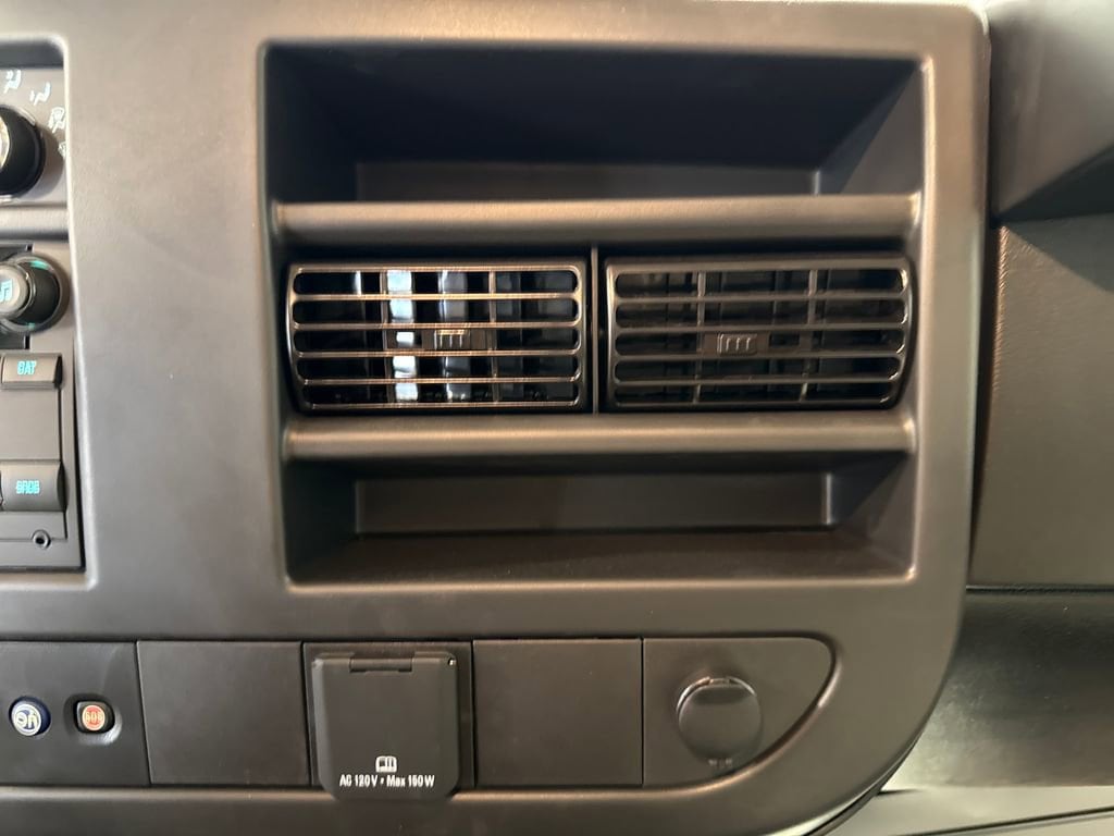 2025 Chevrolet Express Cargo Work Van - Photo 19