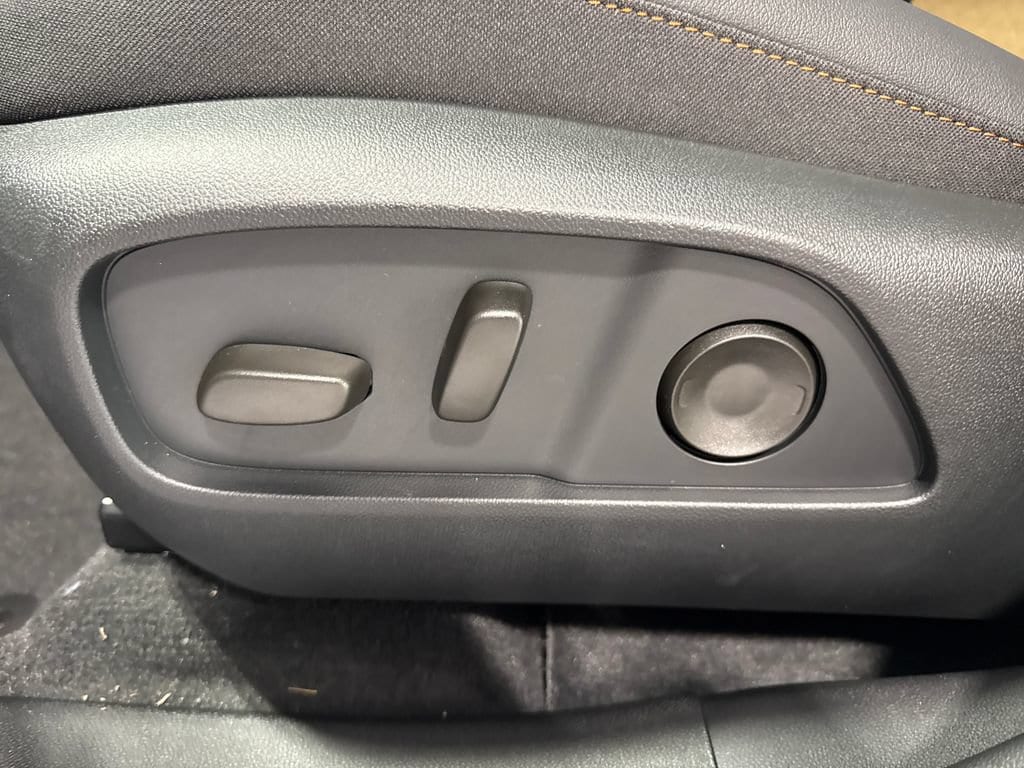 2027 Chevrolet Equinox ACTIV - Photo 27