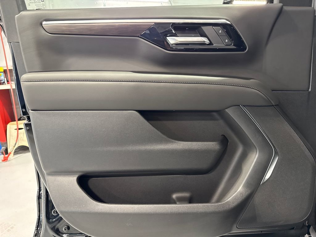 2026 Chevrolet Suburban LS - Photo 25
