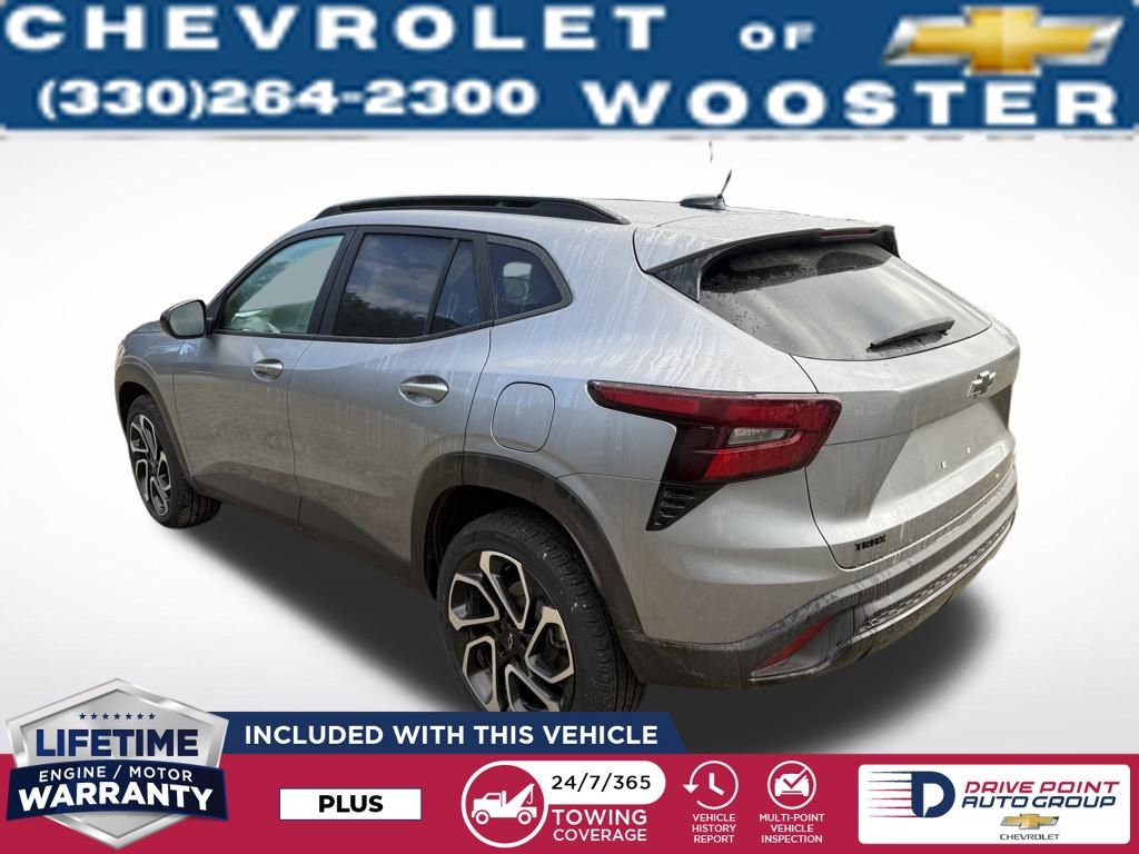 2025 Chevrolet Trax photo 2
