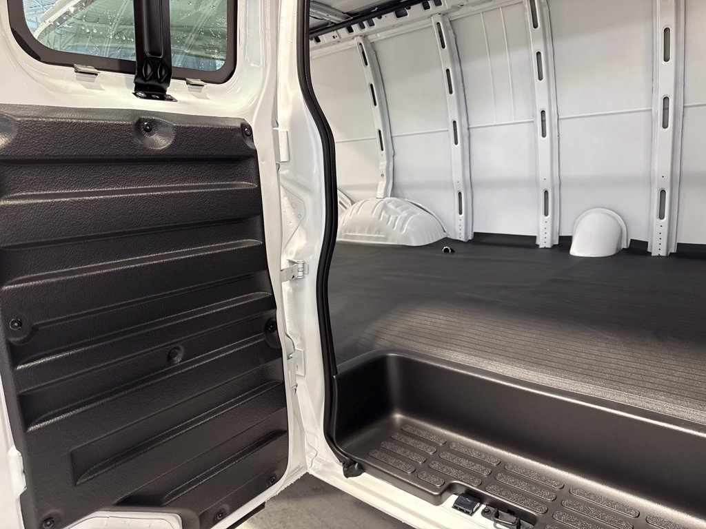2025 Chevrolet Express Cargo Work Van - Photo 28