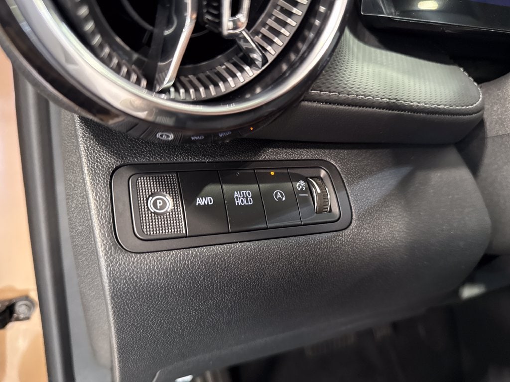 2027 Chevrolet Equinox LT - Photo 10