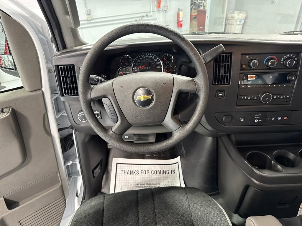 2025 Chevrolet Express Cargo Work Van - Photo 6