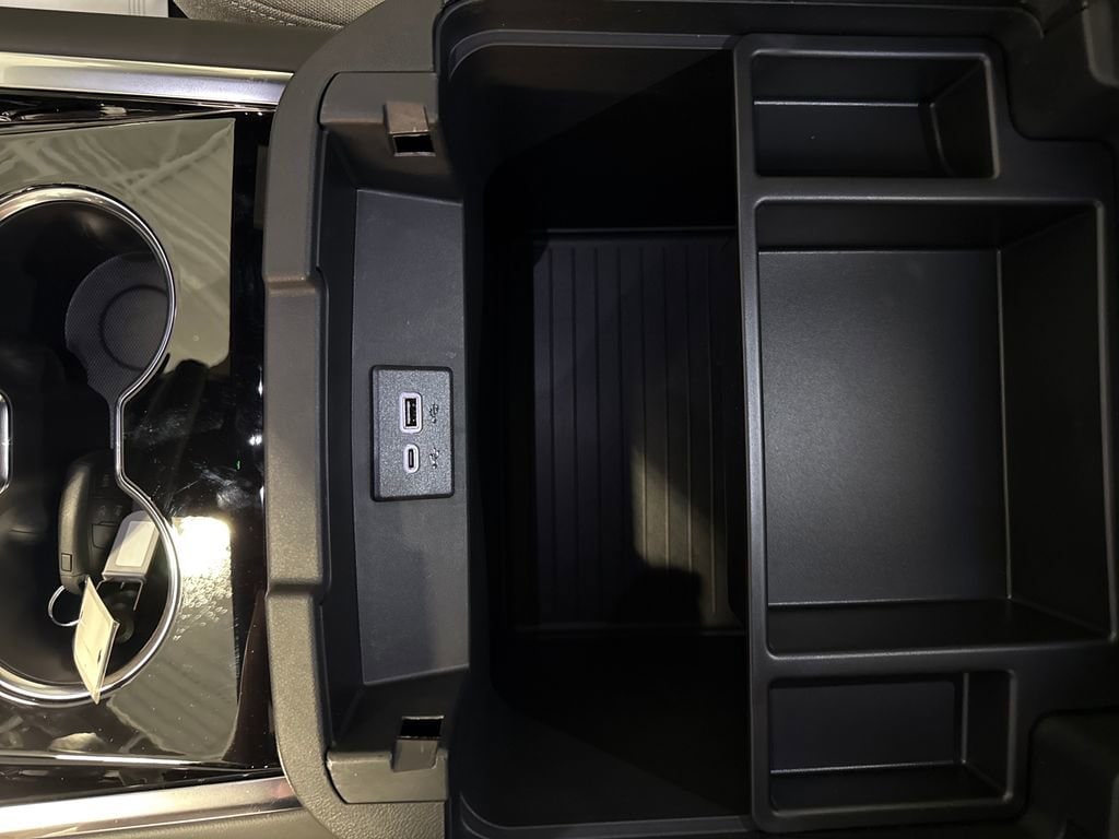 2026 Chevrolet Suburban LS - Photo 19