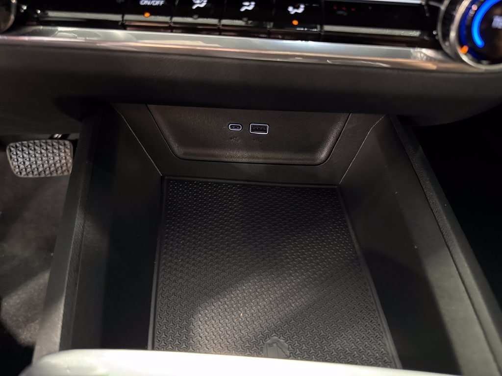 2027 Chevrolet Equinox LT - Photo 21