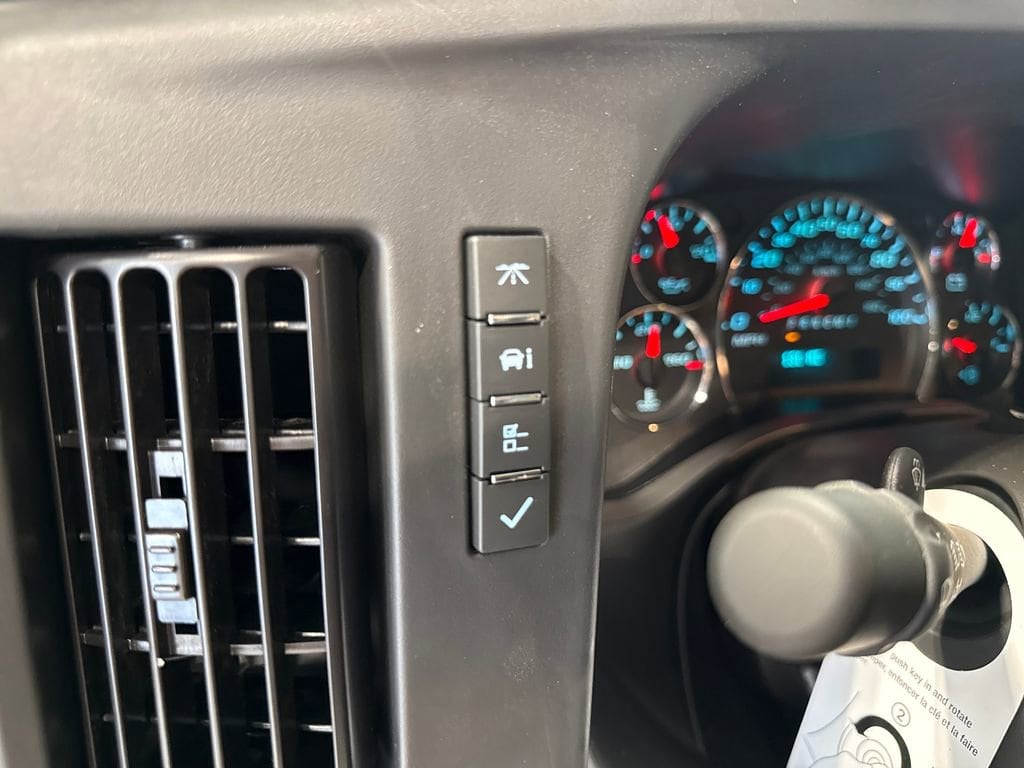 2025 Chevrolet Express Cargo Work Van - Photo 10