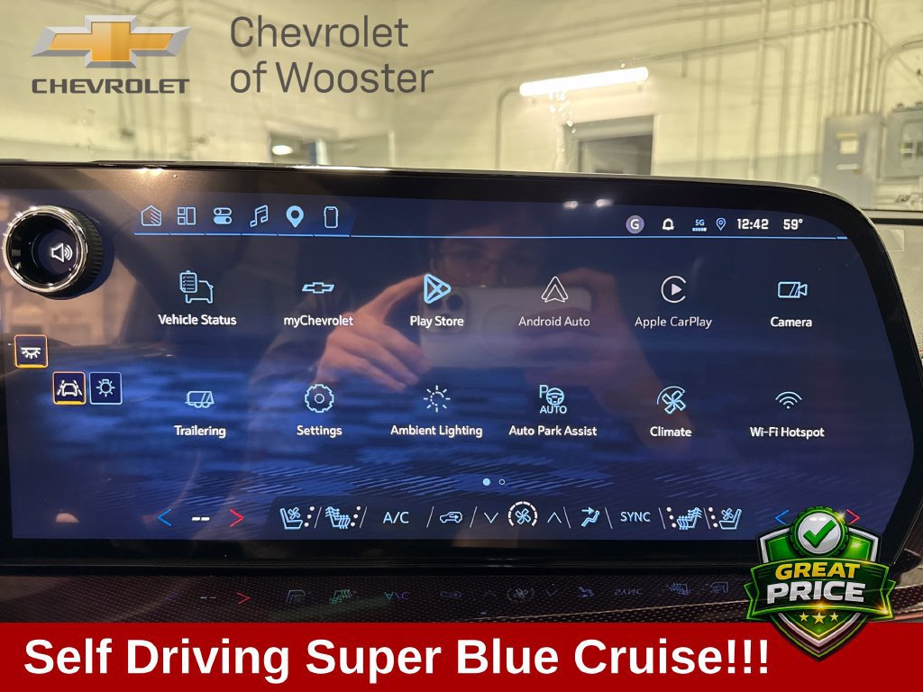 2027 Chevrolet Traverse RS - Photo 13