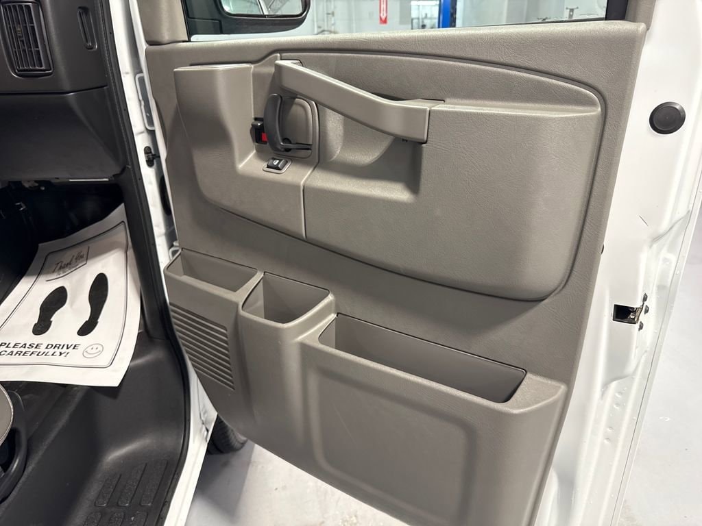 2025 Chevrolet Express Cargo Work Van - Photo 33