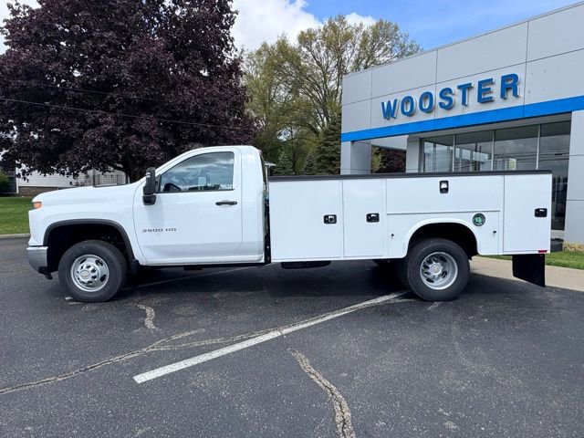 2025 Chevrolet Silverado 3500HD Work Truck photo 2