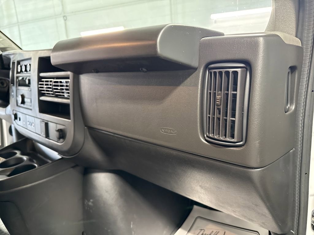 2025 Chevrolet Express Cargo Work Van - Photo 32