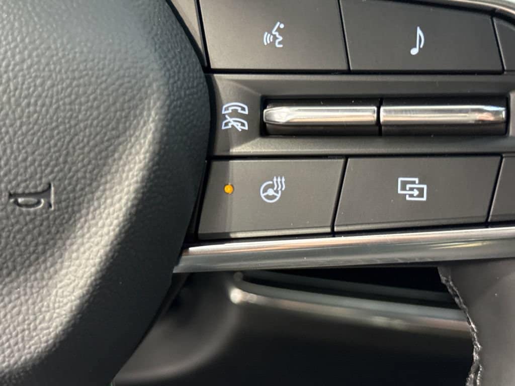 2027 Chevrolet Equinox ACTIV - Photo 3
