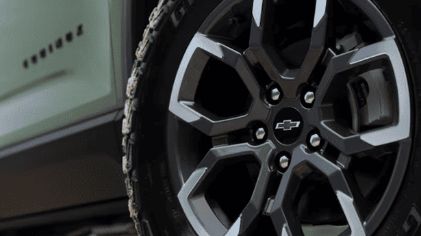Why%20Wheel%20Alignment%20Matters%20on%20Rural%20Wayne%20County%20Roads%20%20post.png