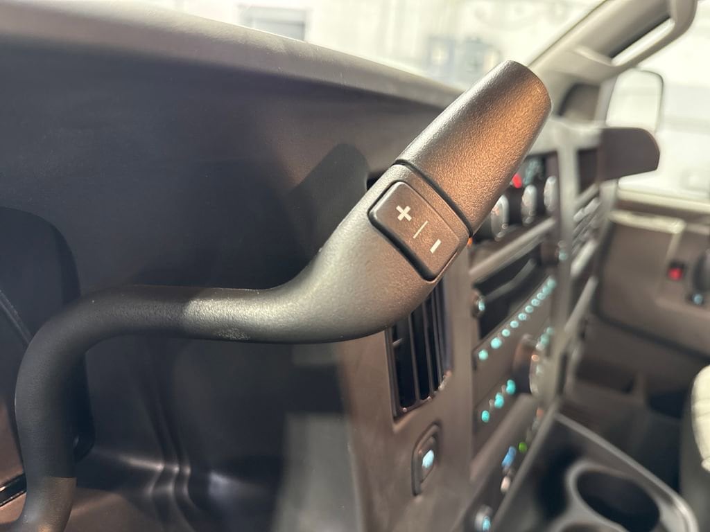 2025 Chevrolet Express Cargo Work Van - Photo 11